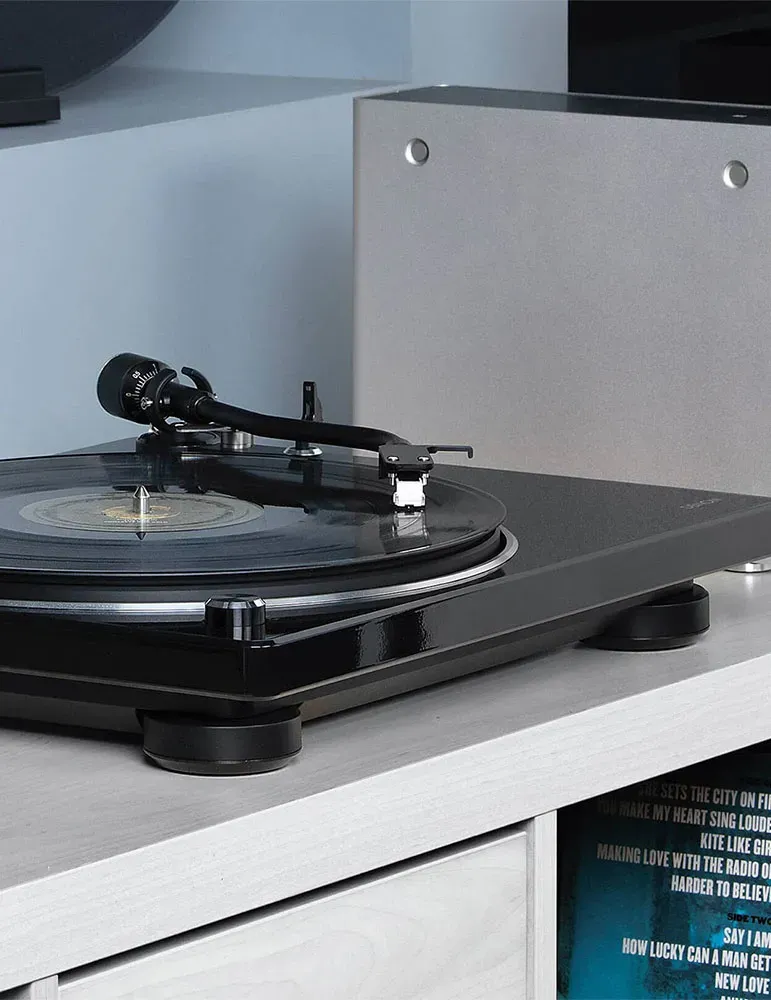 DENON Denon DP-400 — Automatyczny gramofon z przedwzmacniaczem i redukcją zniekształceń